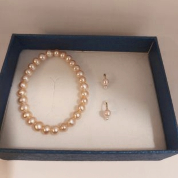 Gold Celebration Kids Pink Pearl Bracelet with Earrings. - Picture 1 of 7
